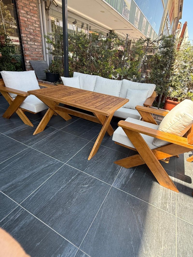 X  model bahçe takımı